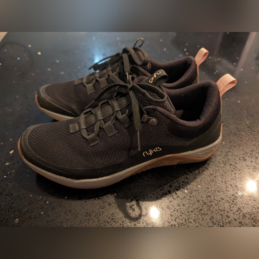 Women's Ryka Echo Low 7.5 black tennis running training shoe sneaker
